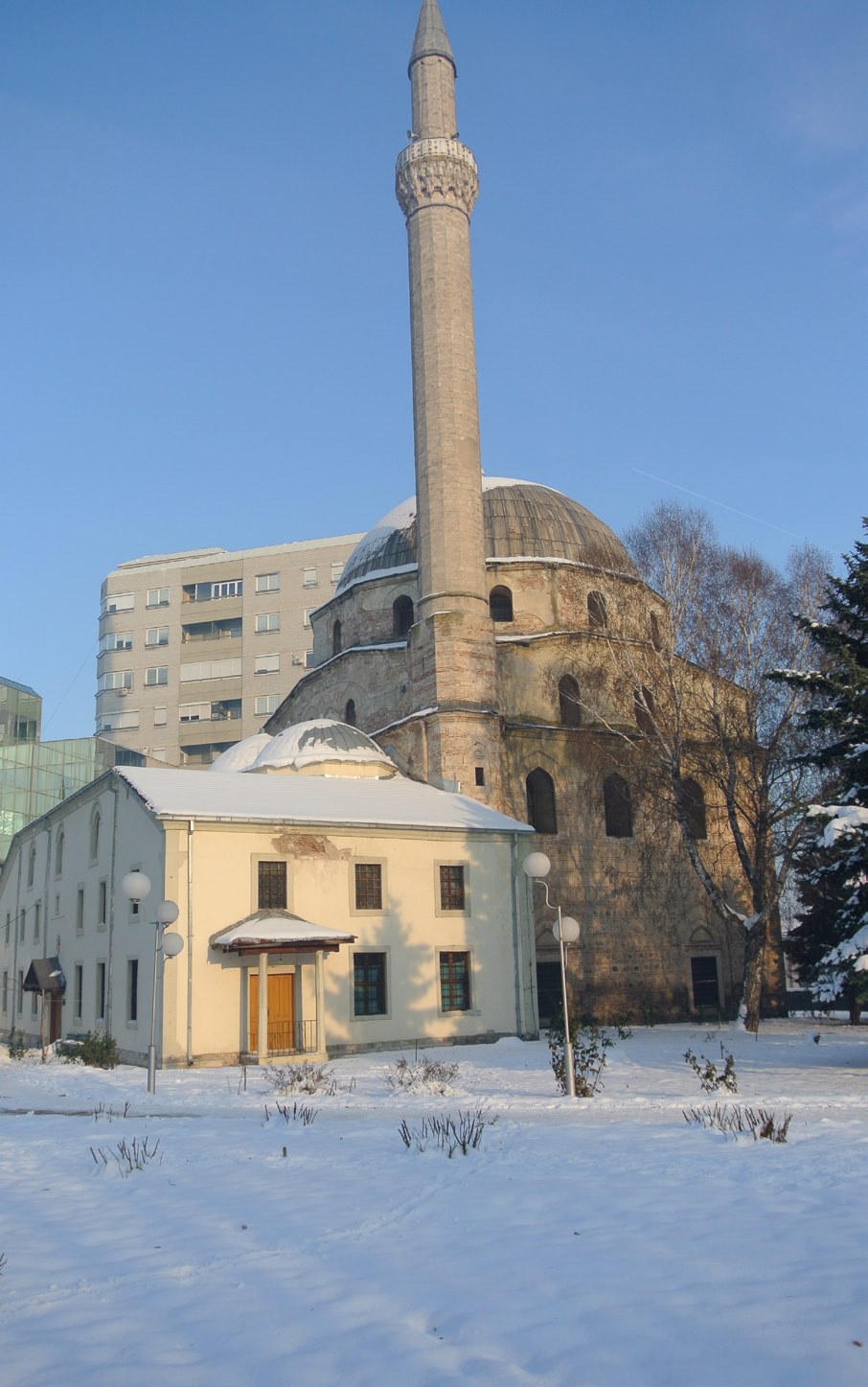 İshak Çelebi Camii dış cephe ve minare