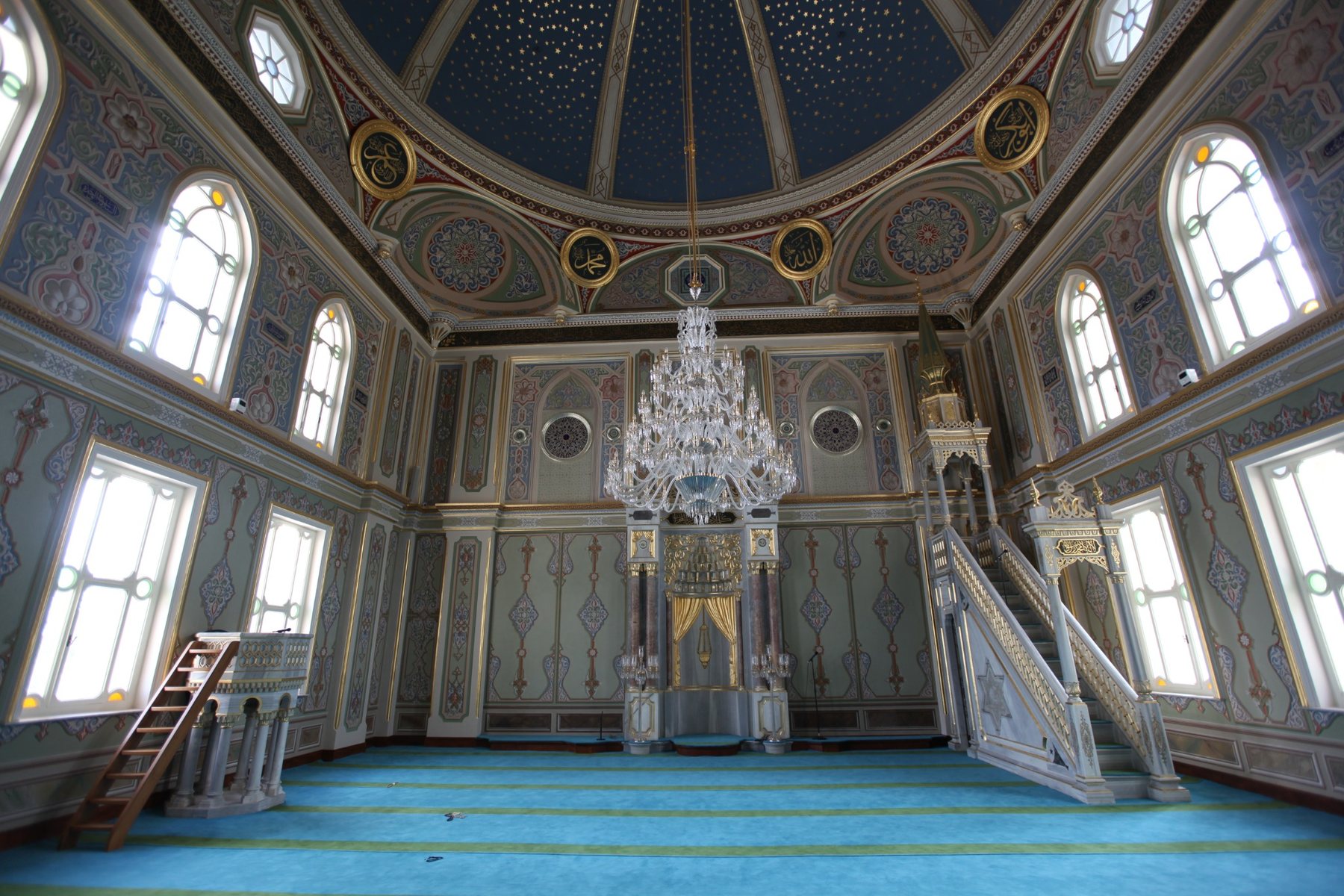 Orhaniye Kışla Camii restorasyon sonrası harim genel görünümü