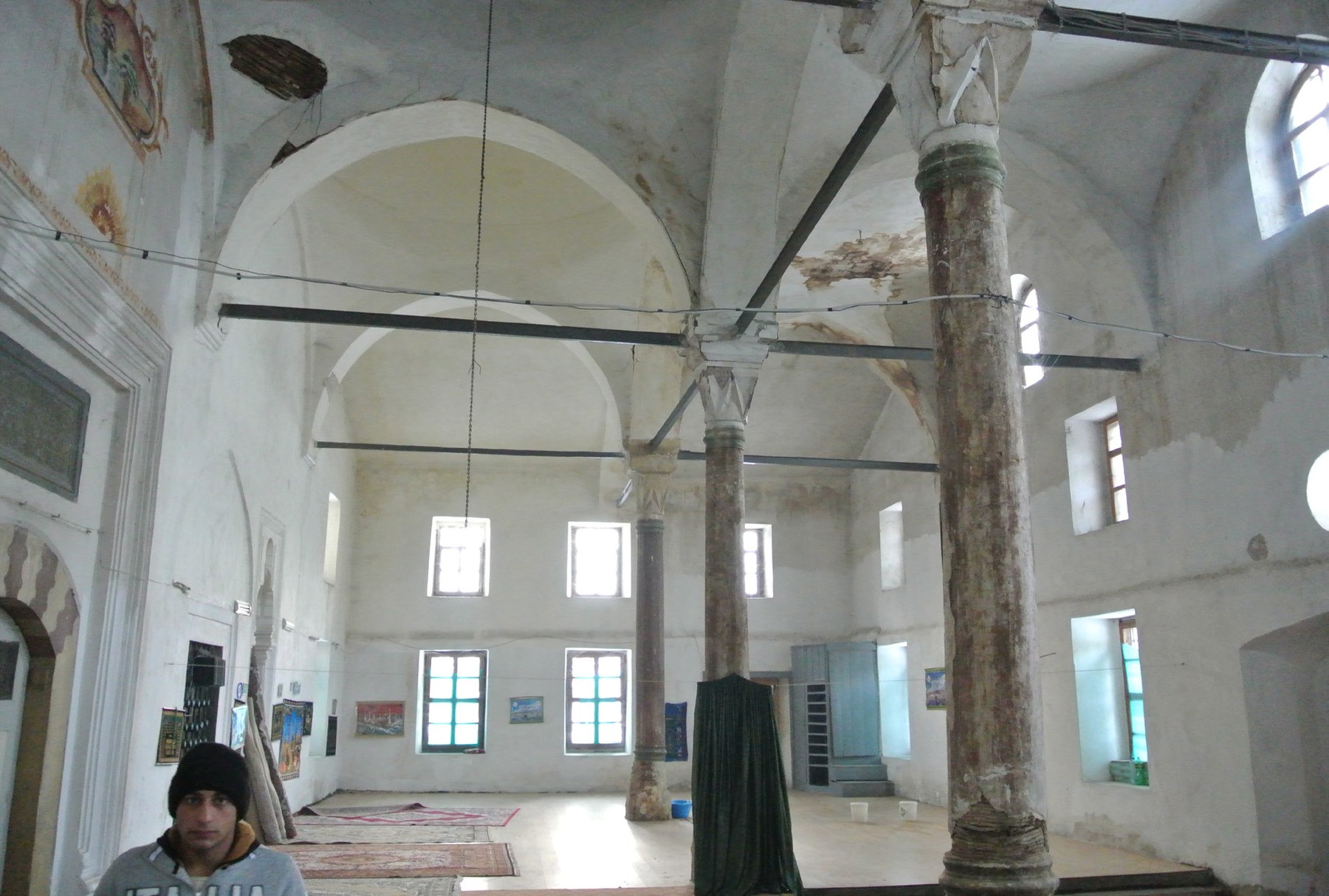 İshak Çelebi Camii harim restorasyon öncesi