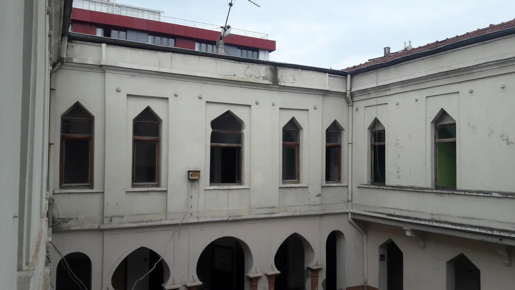 Süleyman Paşa Medresesi avlu cephesi restorasyon öncesi