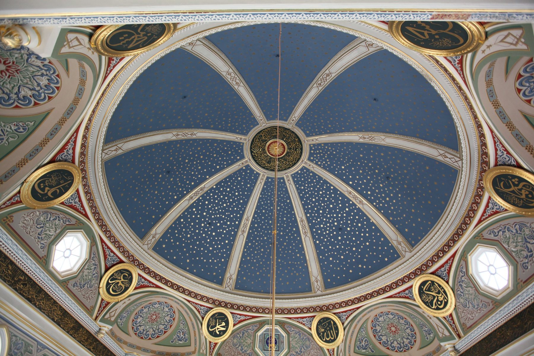 Orhaniye Kışla Camii kubbe kalem işi ve altın varak uygulaması