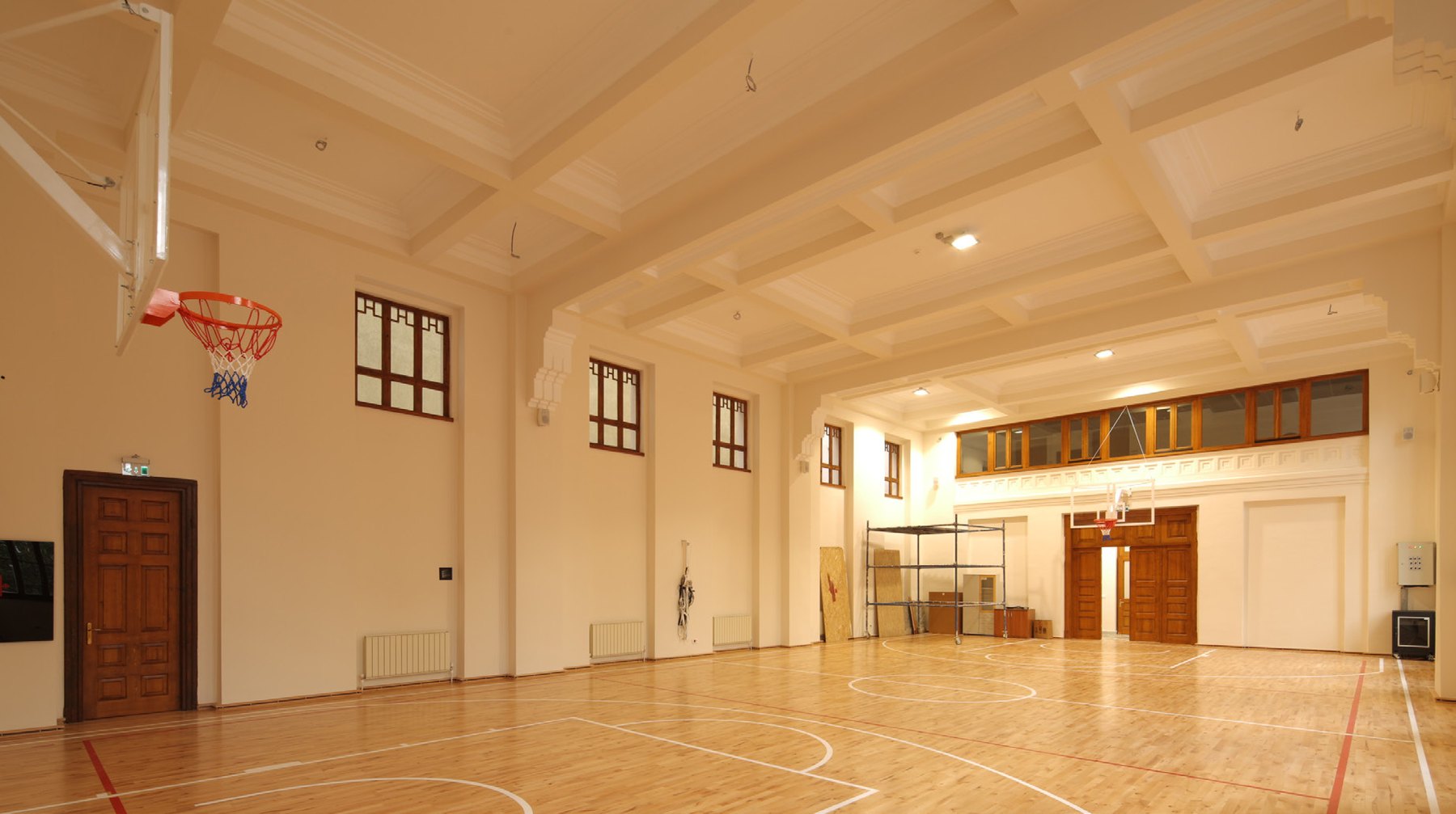 Nişantaşı Anadolu Lisesi restorasyon sonrası spor salonu