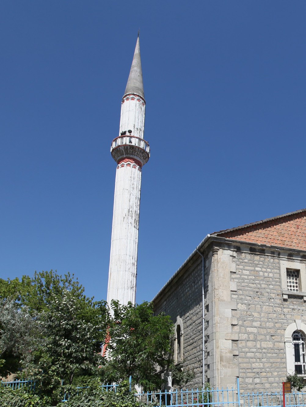 Arnavutköy Osmanlı Camii restorasyon öncesi betonarme minare
