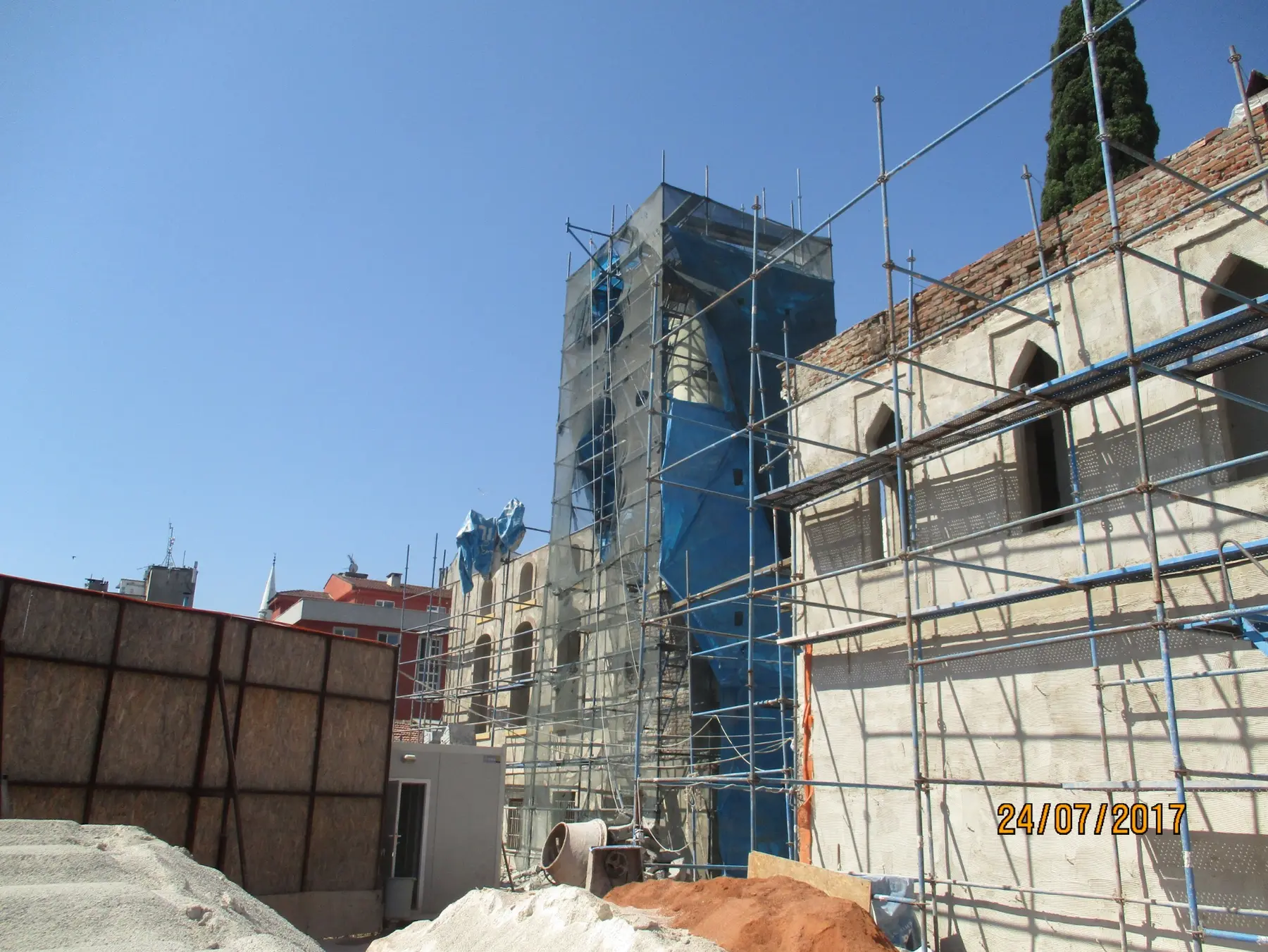Süleyman Paşa Camii minaresi iskeleli restorasyon süreci