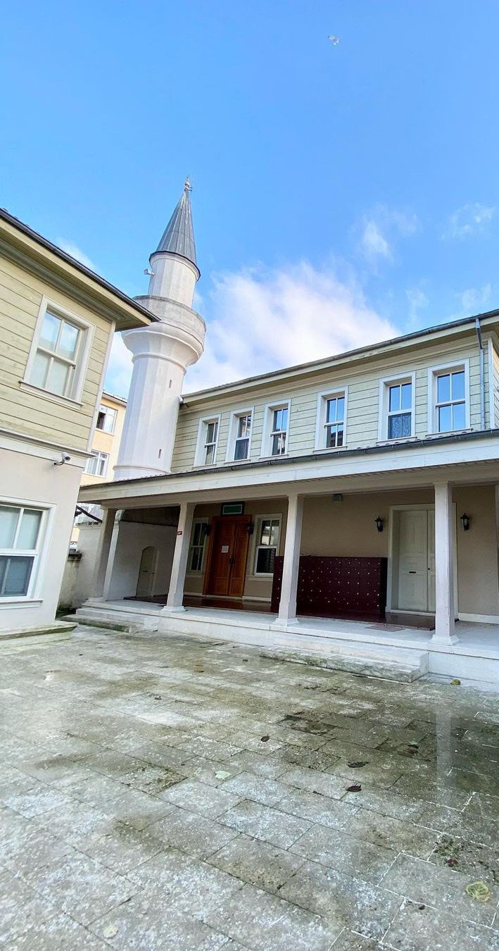Nalçacı Halil Külliyesi avlu ve dış cephe görünümü