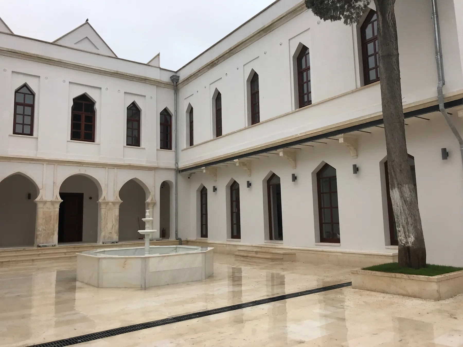 Süleyman Paşa Medresesi tamamlanan avlu ve revak cepheleri